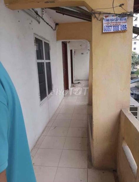 Cho thuê căn hộ tập thể A1 bộ công an 2N 1K đầy đủ đồ, mặt đường Hoàng Đạo Thành, Thanh Xuân