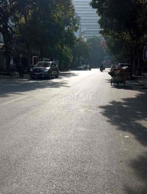 Cho thuê căn hộ tập thể A1 bộ công an 2N 1K đầy đủ đồ, mặt đường Hoàng Đạo Thành, Thanh Xuân