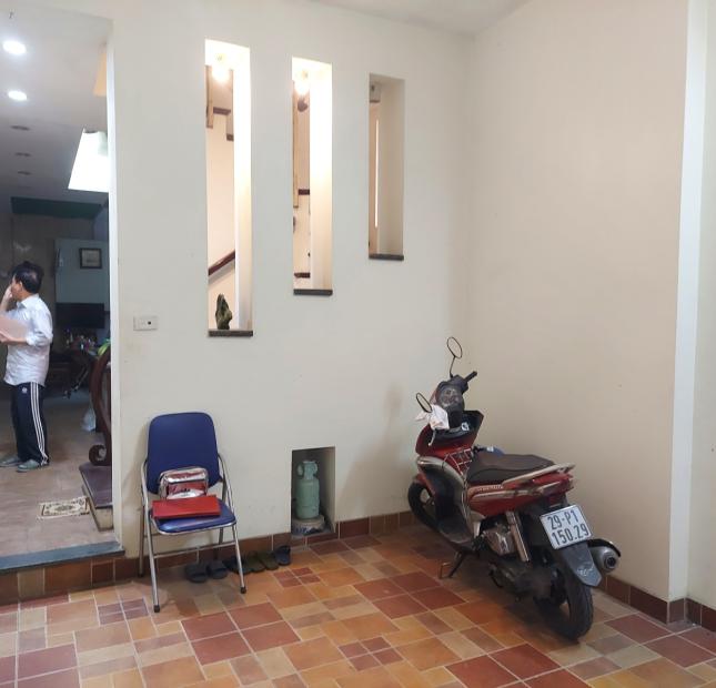 Cần bán gấp nhà phố Bồ Đề, ô tô, lô góc, 55 m2, 5 tầng, giá chỉ 6 tỷ.