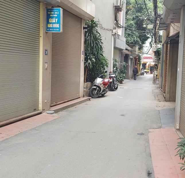 Cần bán gấp nhà phố Bồ Đề, ô tô, lô góc, 55 m2, 5 tầng, giá chỉ 6 tỷ.