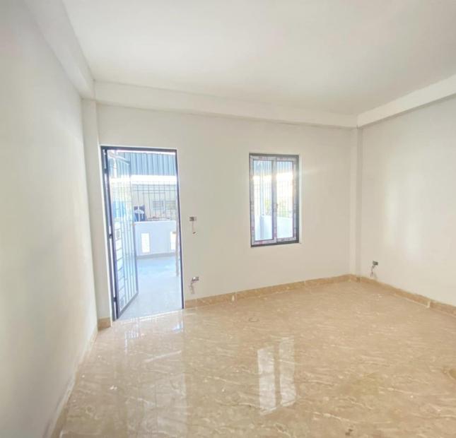 Bán Nhà Cổ Linh, Phường Thạch Bàn, Long Biên 42m2, 5T chỉ 6,45 tỷ ( ô tô vào nhà