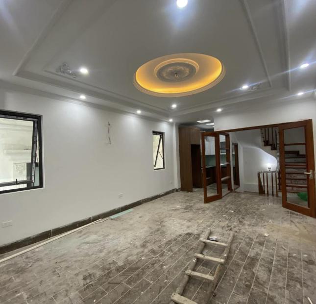 Bán Nhà Cổ Linh, Phường Thạch Bàn, Long Biên 42m2, 5T chỉ 6,45 tỷ ( ô tô vào nhà