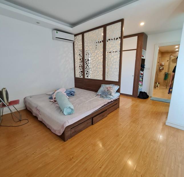 CẦN TIỀN BÁN GẤP NHÀ CHUNG CƯ 161M2 GIÁ NHỈNH 4 TỶ