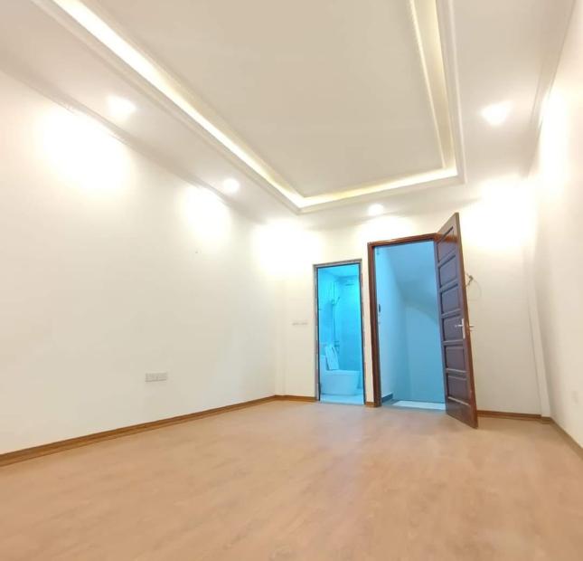 Bán Nhà Ngách 47 Ngõ 96 Đê La Thành – Xã Đàn, Ngõ Nông, Nhà Mới DT: 30m, 5 Tầng/4.5 Tỷ