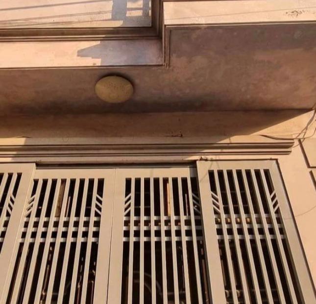 Bán Nhà Ngõ 211 Khương Trung – Nhà Chưa Sổ, Ngõ Thông Lô Góc DT: 20m/4 Tầng/1.8 Tỷ