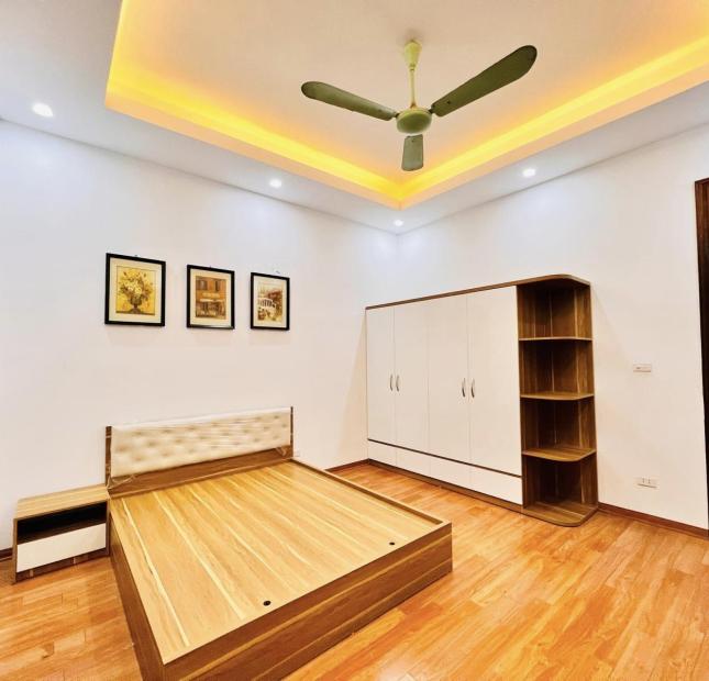 Bán Nhà Ngõ 211 Khương Trung – Nhà Chưa Sổ, Ngõ Thông Lô Góc DT: 20m/4 Tầng/1.8 Tỷ