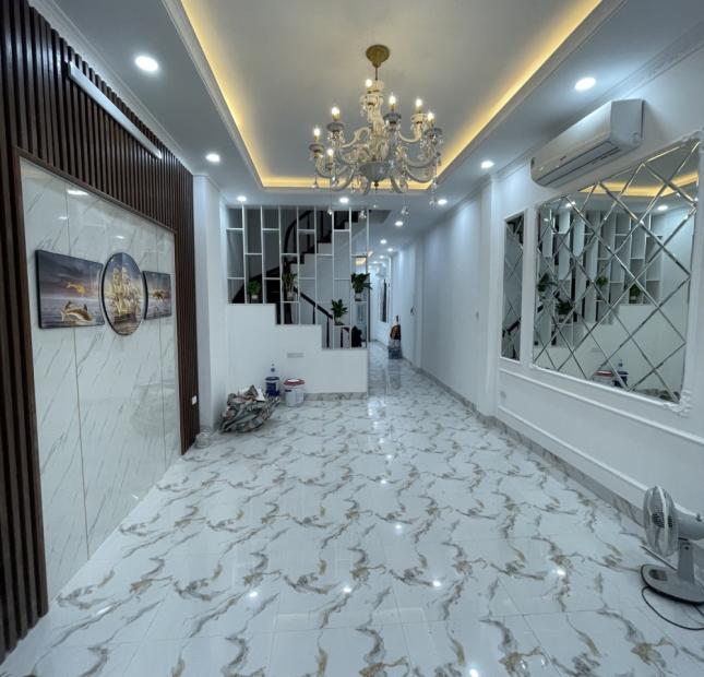 SIÊU HIẾM! NHÀ ĐẸP Ở LUÔN ĐẶNG TIẾN ĐÔNG, 40m2 5 TẦNG 2 THOÁNG,  CHỈ 5.7 TỶ, LH 0966037496