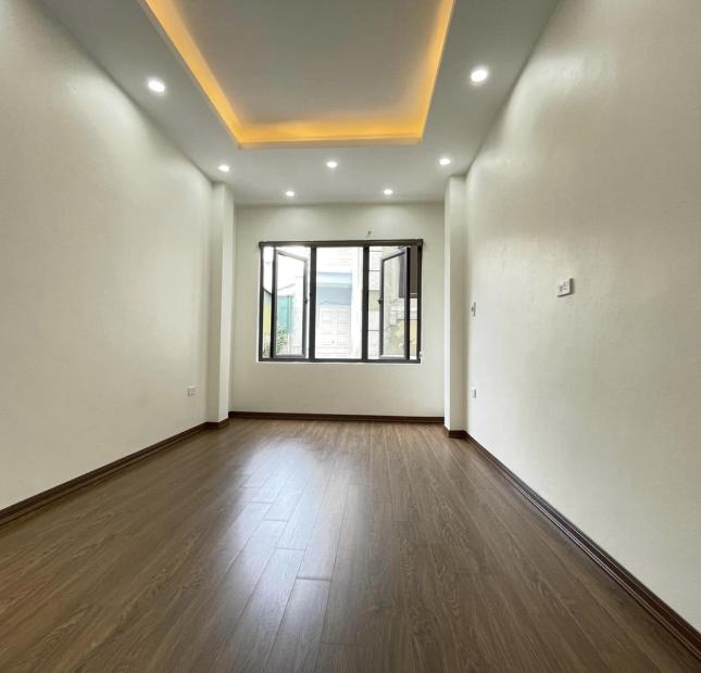 Gần Oto, Kinh Doanh, Nhà mới,  Phố Võ Chí Công 40m2 Mt 3.4m Giá nhỉnh 5 tỷ