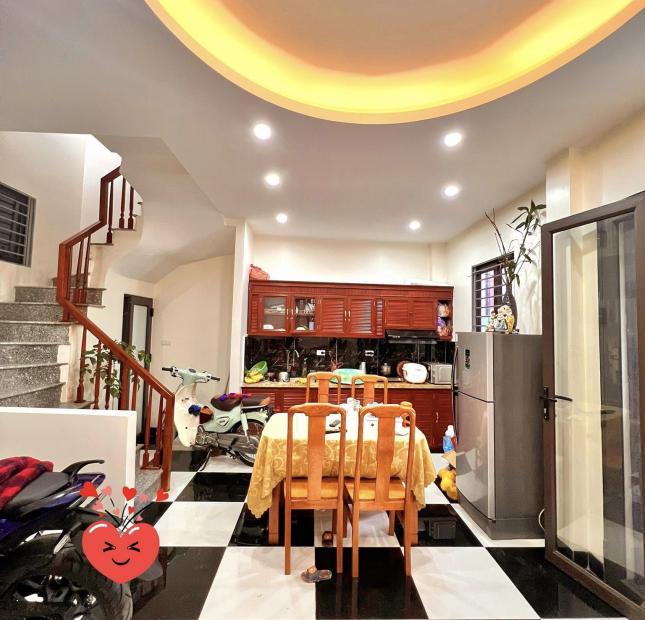 Nhà Minh Khai - Hai Bà Trưng, 33.9m2x5 Tầng giá 3.7 Tỷ