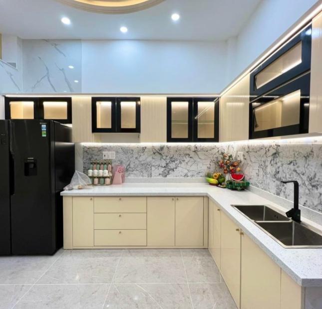 bán nhà Âu Cơ, 4x18 5 lầu mới đẹp Tân Bình, giá 7.9 tỷ tl