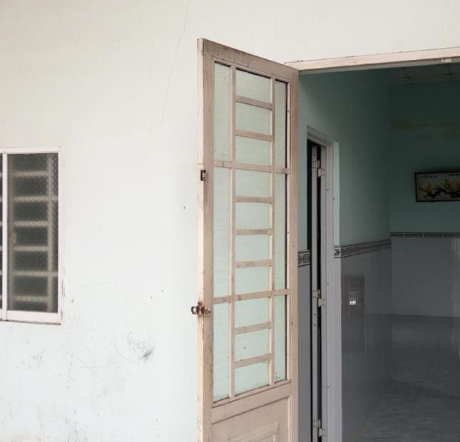 Nhà Long bình, sân XH, đường xe tải thông,  Điện nc đây đủ  2pn, 1wc, Dt 100m2, giá 610 tr