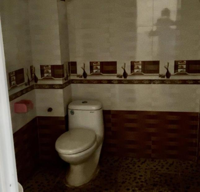 Nhà Long bình, sân XH, đường xe tải thông,  Điện nc đây đủ  2pn, 1wc, Dt 100m2, giá 610 tr