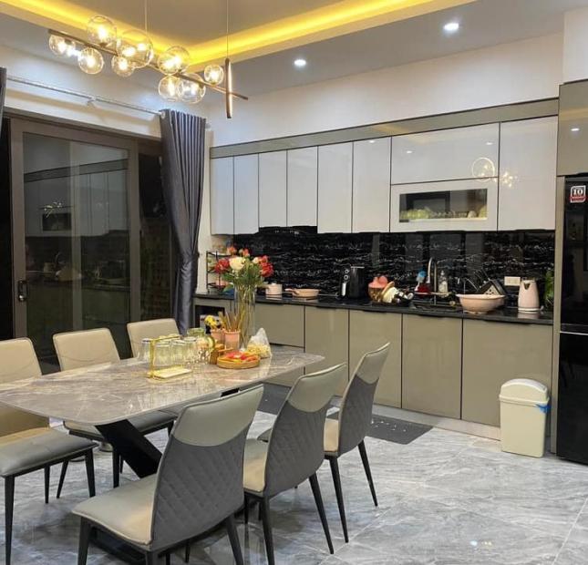 Bán nhà phố Trương Định, 32m2 , ô tô đỗ cửa, nhà đẹp ở ngay