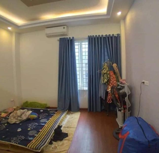 Bán nhà 5tầng dân xây phố Đội Cấn 42m2 hơn 4 tỷ gần phố 0934266313