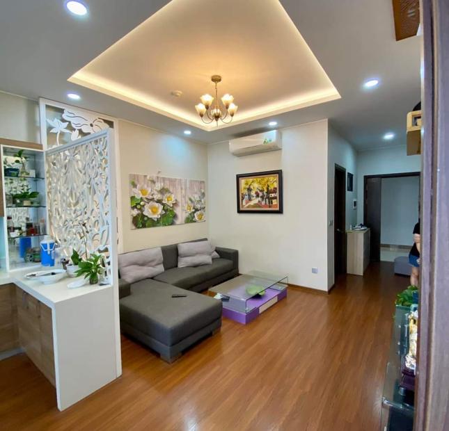 Sang nhượng căn 3PN tràng an complex- view hồ tây full đồ giá 5 tỷ.