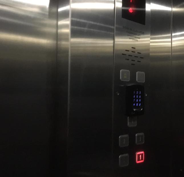MT Trần Hưng Đạo Q1-ngang 4.2m-thang máy-gần CATP-kinh doanh cực tốt