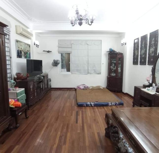 Bán nhà mặt Phố Trần Khát Chân 50m- 5 tầng - Vỉa hè đá bóng- chỉ 17 tỷ