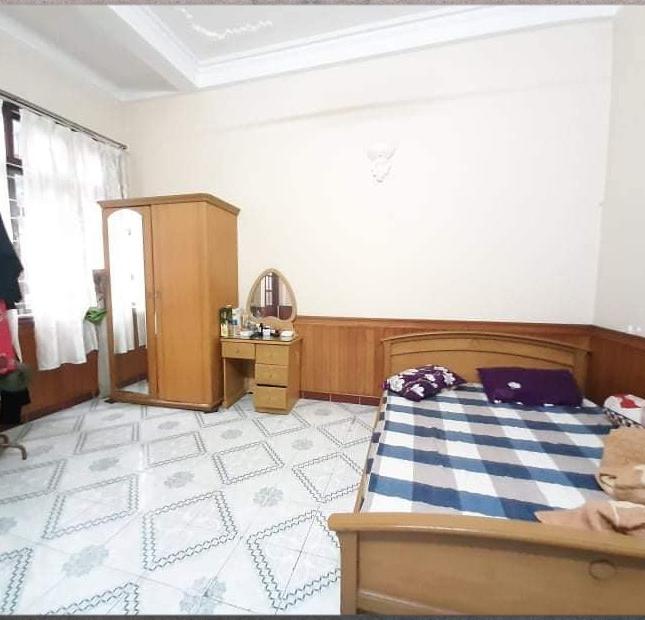 Bán nhà mặt phố Hào Nam 50m Vỉa hè Ô tô đỗ tiện kinh doanh Giá siêu tốt