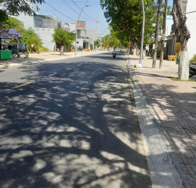 CHÍNH CHỦ Cần Bán LÔ ĐẤT Vị Trí Đắc Địa Tại Long Thuận, TX Gò Công