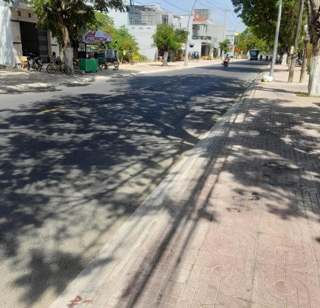 CHÍNH CHỦ Cần Bán LÔ ĐẤT Vị Trí Đắc Địa Tại Long Thuận, TX Gò Công
