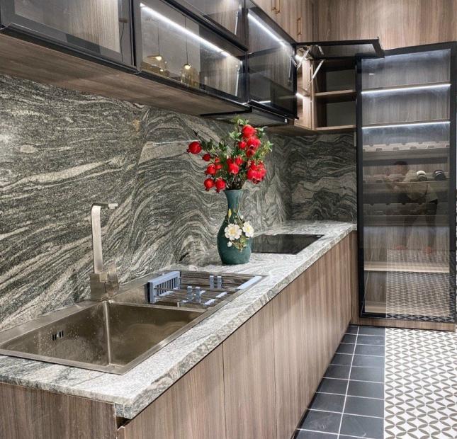 Bán nhà siêu đẹp mặt tiền đường Nguyễn Khuyễn P12, Bình Thạnh