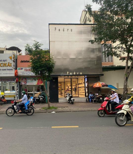 Cần bán nhà MT Nguyễn Trãi, P. Bến Thành, Quận 1. DT: 9.5x25m thuê 330tr/th, giá 90 tỷ