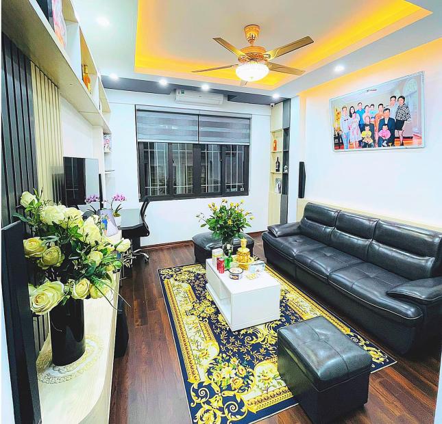 Siêu phẩm vip Hoàng Cầu, phân lô, ngõ kinh doanh, ô tô qua nhà, 6.6 tỷ