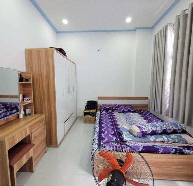 Căn nhà Cách Mạng Tháng Tám, Q3, 4 tầng, giá tuyệt đẹp