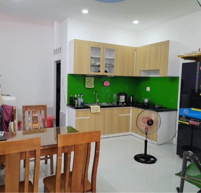 Căn nhà Cách Mạng Tháng Tám, Q3, 4 tầng, giá tuyệt đẹp