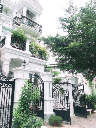 Cần bán gấp căn nhà Cư xá Nguyễn Trung Trực, P.12, Quận 10; 4,7x20m; cấp 4; giá 18.8 tỷ TL
