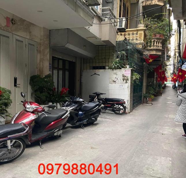 Bán nhà Mặt ngõ Đào Tấn: Kinh doanh, sát mặt phố, ngõ thoáng, oto. 40m2x6T Giá: 8.5 tỷ