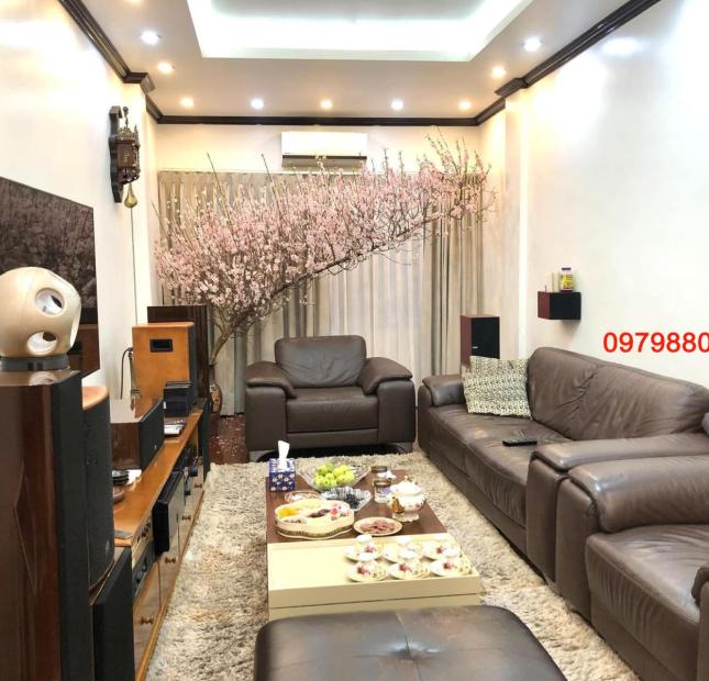Bán nhà Mặt ngõ Đào Tấn: Kinh doanh, sát mặt phố, ngõ thoáng, oto. 40m2x6T Giá: 8.5 tỷ