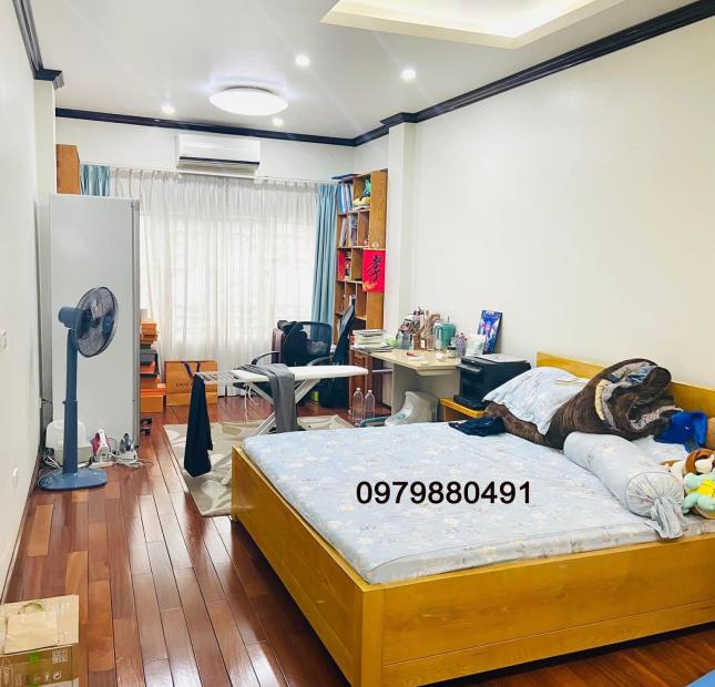 Bán nhà Mặt ngõ Đào Tấn: Kinh doanh, sát mặt phố, ngõ thoáng, oto. 40m2x6T Giá: 8.5 tỷ