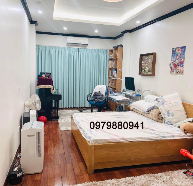 Bán nhà Mặt ngõ Đào Tấn: Kinh doanh, sát mặt phố, ngõ thoáng, oto. 40m2x6T Giá: 8.5 tỷ