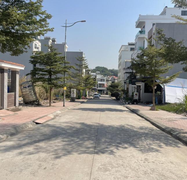 Bán 3 lô đất nhà ống giá tốt tại KĐT đồi ngân hàng cột 2,Hạ Long