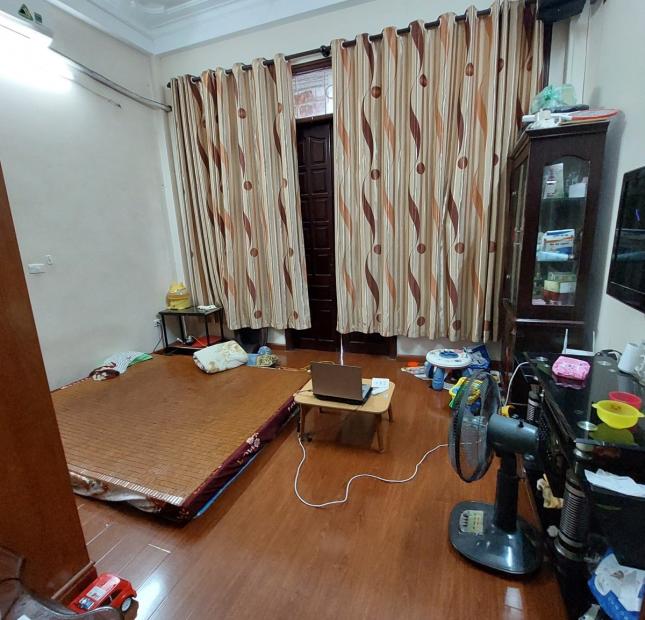 Quá Rẻ! Bán Nhà Khuất Duy Tiến cách Ô TÔ 20m, Nhà Đẹp 47m2, MT 4.3m Nhỉnh 5 Tỷ Lh 0969356066