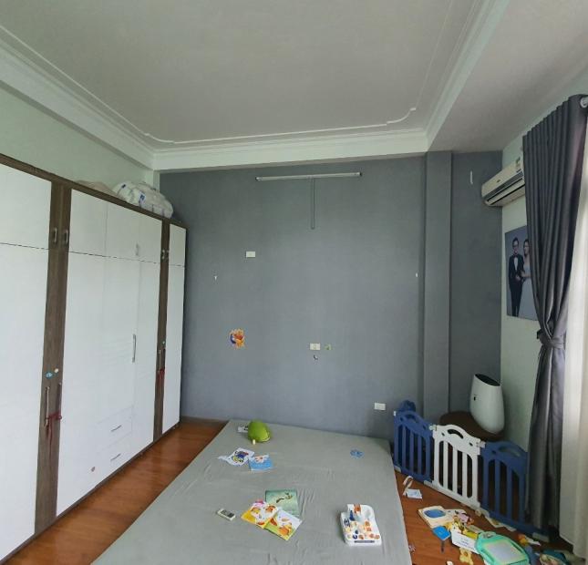 Quá Rẻ! Bán Nhà Khuất Duy Tiến cách Ô TÔ 20m, Nhà Đẹp 47m2, MT 4.3m Nhỉnh 5 Tỷ Lh 0969356066