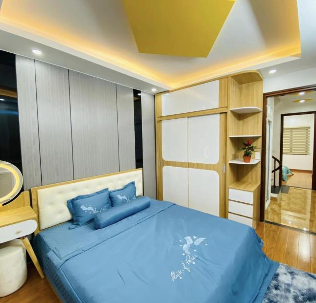 Vị trí đẹp, giá mềm, Lê Thanh Nghị 71mx4tx4.5m, 1 bước phố, 2 bước BV Bạch Mai, ôtô, KD đỉnh