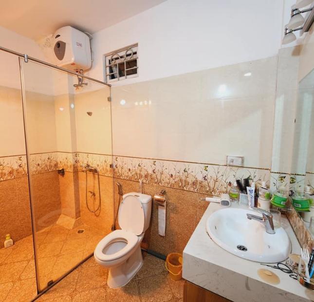 Vị trí đẹp, giá mềm, Lê Thanh Nghị 71mx4tx4.5m, 1 bước phố, 2 bước BV Bạch Mai, ôtô, KD đỉnh