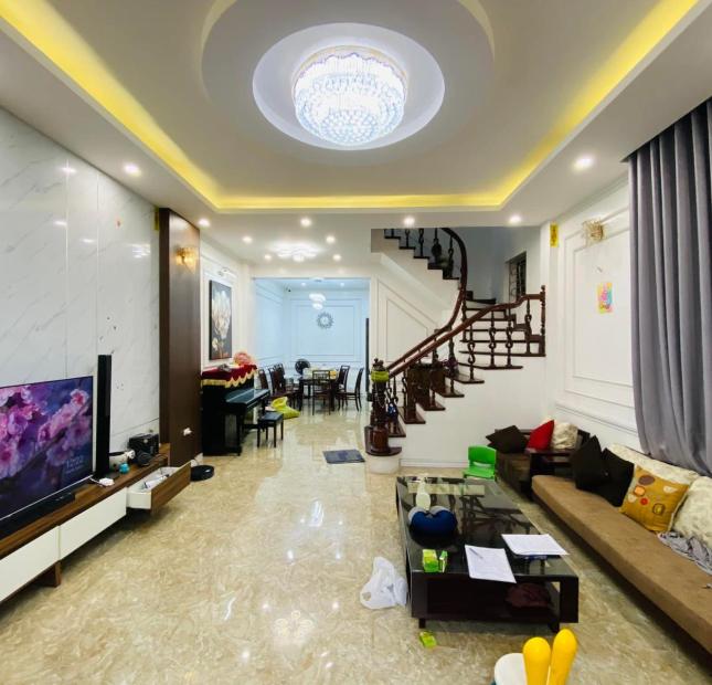 Nhà đẹp Láng Đống Đa tặng full nội thất tương lai mặt phố diện tích 90m2 mặt tiền 5m.