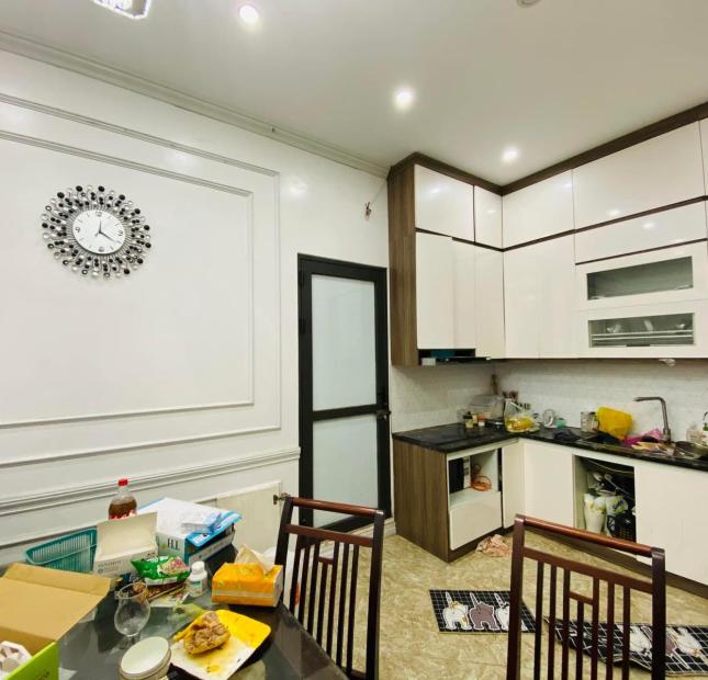 Nhà đẹp Láng Đống Đa tặng full nội thất tương lai mặt phố diện tích 90m2 mặt tiền 5m.