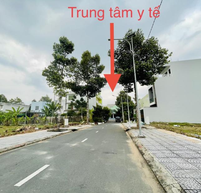 Chỉ 4,x Tỷ/Cặp nền Rẻ Đẹp ngay trung tâm y tế, hướng Đông Nam, đã có sổ đỏ. LH 0961247777