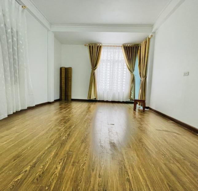 Chính chủ nhờ bán nhà mới kính koong, Lê Trọng Tấn thẳng tắp DT50m2, 5T, MT 4.1m, 4.6 tỷ.