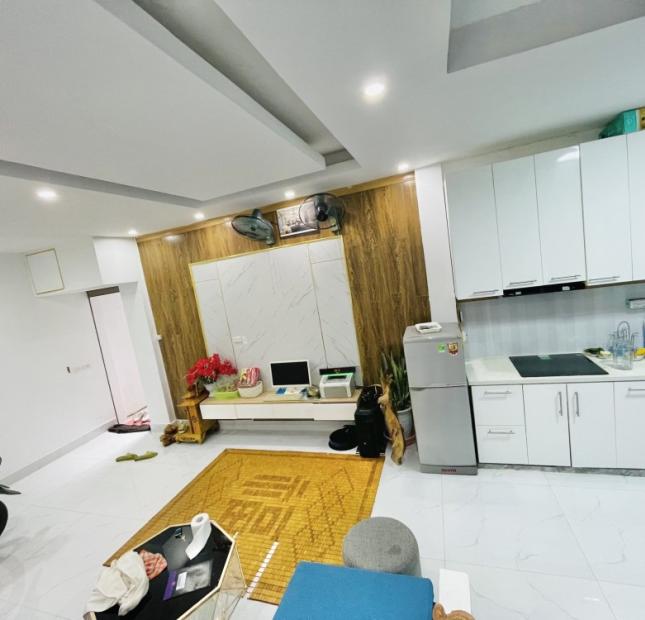 Chính chủ nhờ bán nhà mới kính koong, Lê Trọng Tấn thẳng tắp DT50m2, 5T, MT 4.1m, 4.6 tỷ.