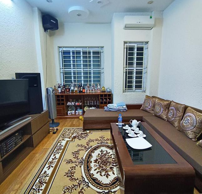 Bán nhà trung tâm Đống Đa 35m giá 1 tỷ 95