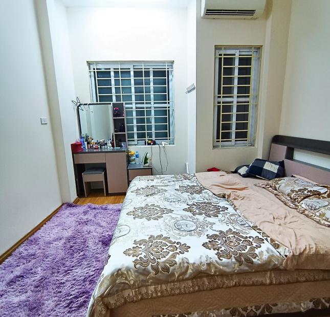 Bán nhà trung tâm Đống Đa 35m giá 1 tỷ 95