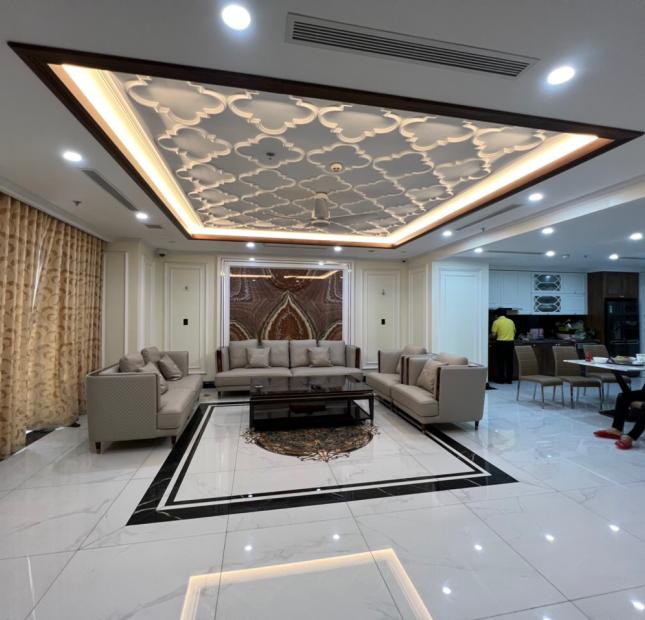 🔥 HOT 🌼🌼🌼 ❤️  Cần bán căn Duplex tại #Royal City với tổng diện tích lên đến 180m2 .