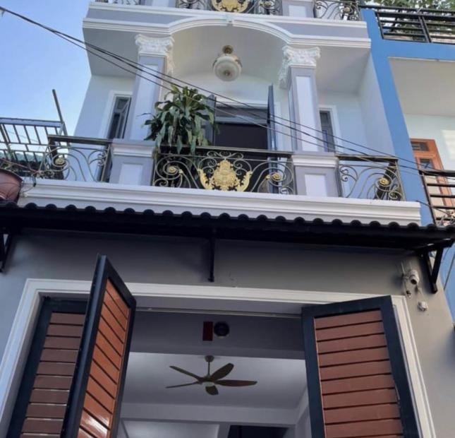 Bán nhà 3 tầng, hẻm xe hơi Đường 26 Linh Đông, giá 6,5 tỷ 