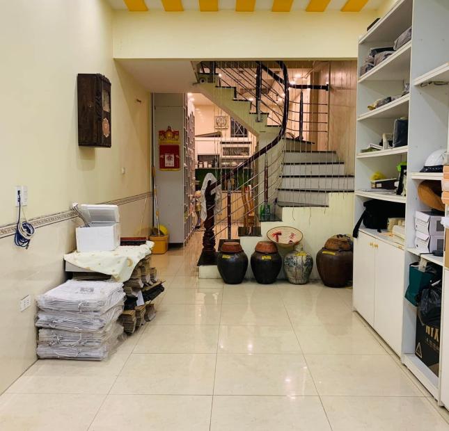 Bán nhà Chiến Thắng - Văn Quán thoáng đẹp, giá tốt 40mx4T, 2.95 tỷ