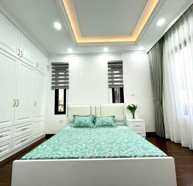 Bán nhà ngõ 98 Thái Hà ô tô tránh - Gara 7 chỗ - Nhà đẹp thoáng trước sau